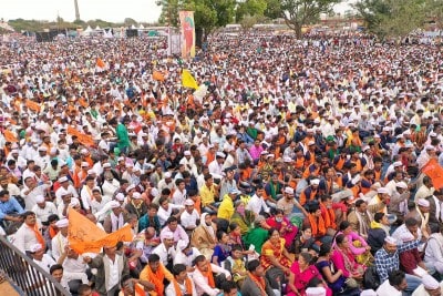 K'taka ministers slam Panchamsali seer, Yatnal over quota stir
