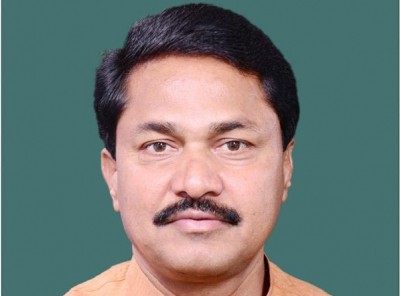 Maha Speaker: Examine option of EVM-ballot paper voting in state polls