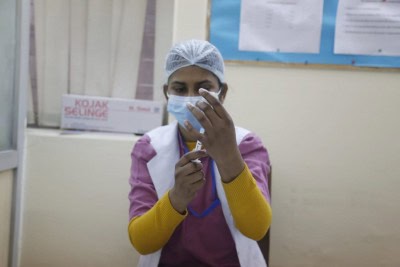 No clarity by Delhi govt on free vaccination to all residents