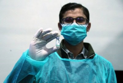 Pak approves China's CanSino vaccine for emergency use