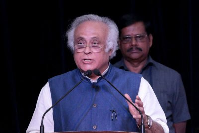 SC flags Centre's lack of response on Ramesh's plea against RTI amendment