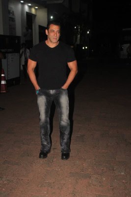 Salman apologises for 'mistakenly' giving fake affidavit in poaching case