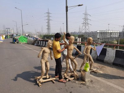 Sculptor cycled for 17 days to Ghazipur border to support farmers