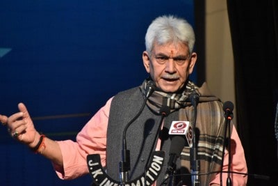 Taking local produce to global market key focus of govt: J&K LG