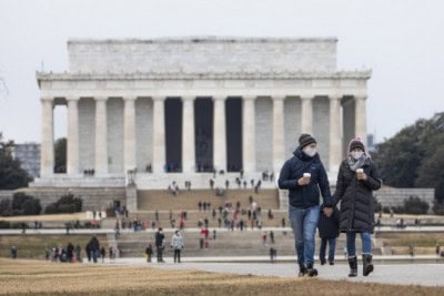 US Covid-19 cases, hospitalisations drop, deaths still spike