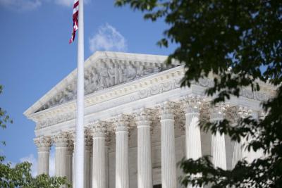 US House Democrats, Trump lawyers file legal briefs in impeachment case