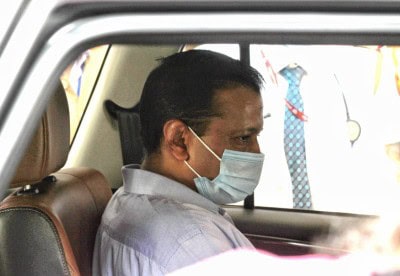 Awaiting Centre's directions to ramp-up vax points: Kejriwal