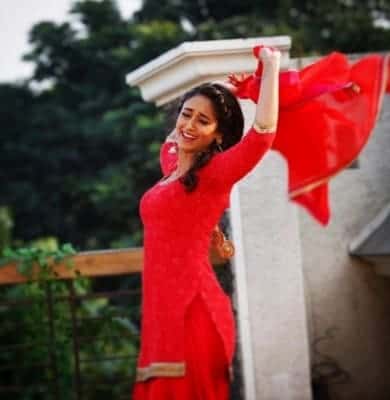 Ileana's 'killer workouts' have made her arms sore