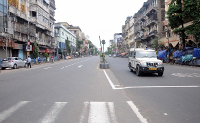 Maharashtra doesn't impose lockdown, but 50% restriction back