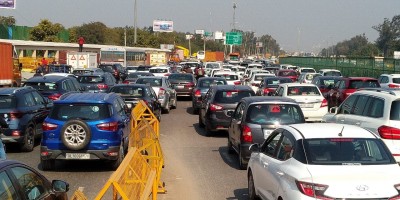 NH-9, NH-24 shut over farmers stir, heavy traffic on NH-44