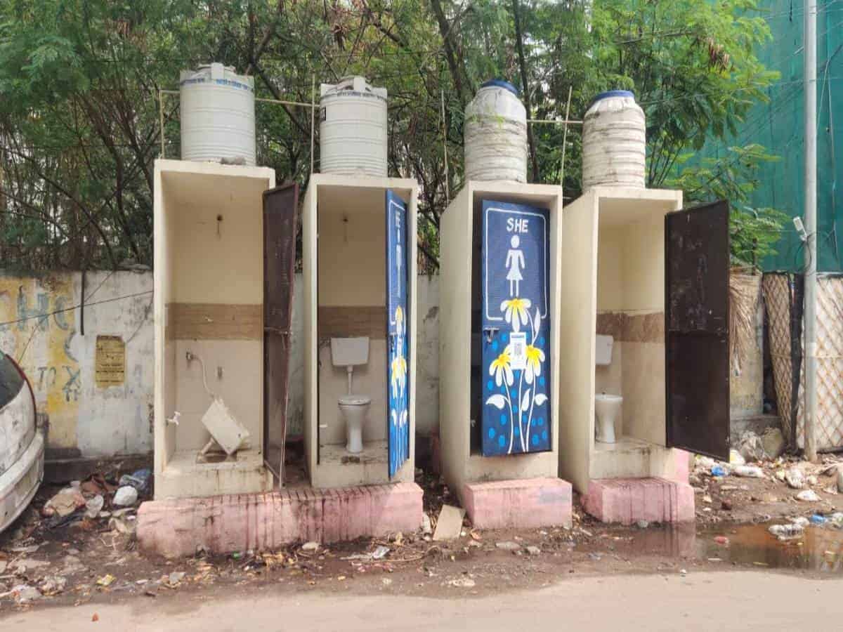 Damaged Public toilets at Vijay Nagar colony