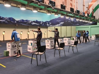 Qatari shooting team arrives in New Delhi for World Cup