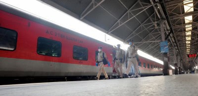 RPF guard saves passenger from getting crushed under train in Goa