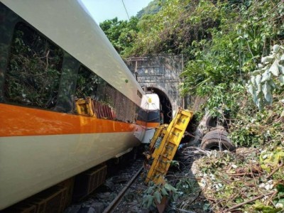 51 dead after train derails in eastern Taiwan