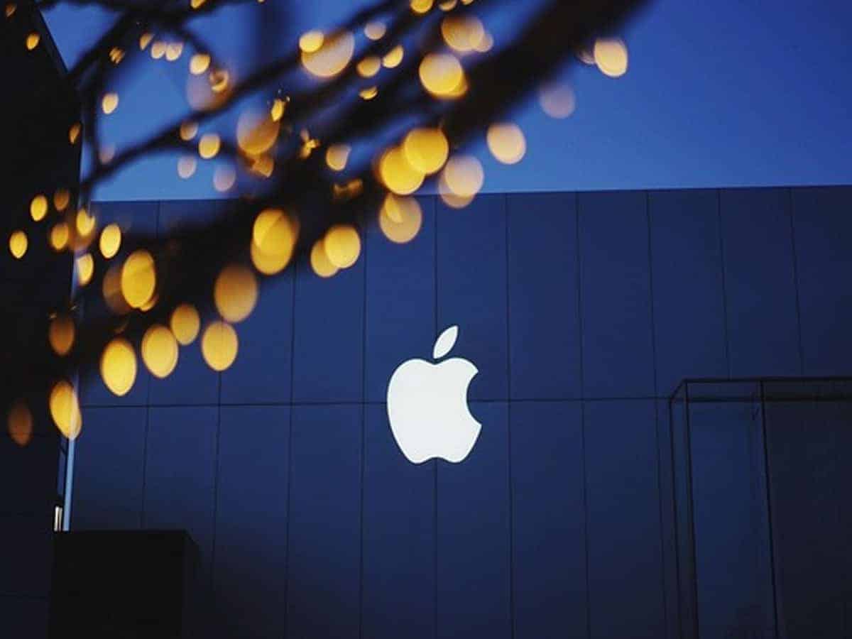 Apple captures 42% share, Samsung largest smartphone OEM globally