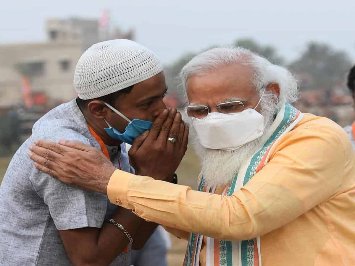 What did ‘Topi Waala’ whisper in Modi’s ears? Owaisi has an interesting take