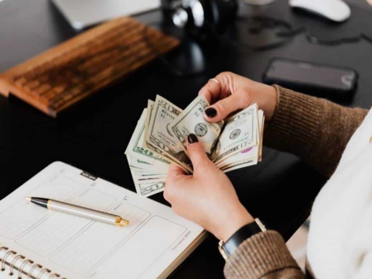 Individuals with higher income likely to feel more proud and confident