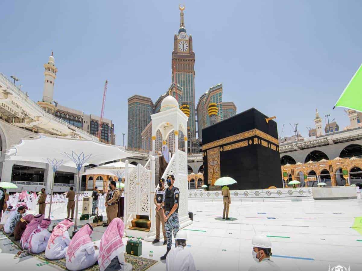 Saudi: Man arrested for trying to reach Grand Mosque's pulpit during Friday sermon