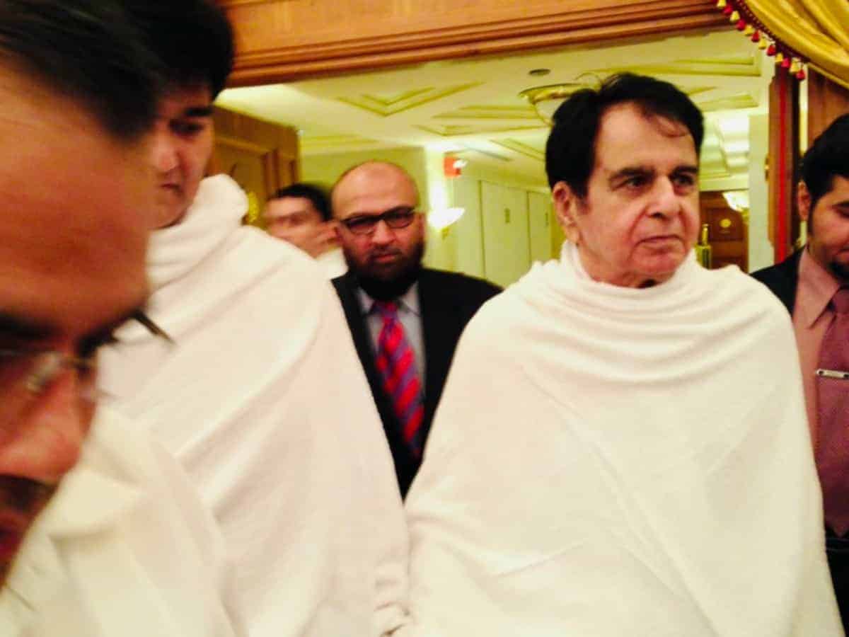 Trending: Dilip kumar shares throwback pictures of his Umrah