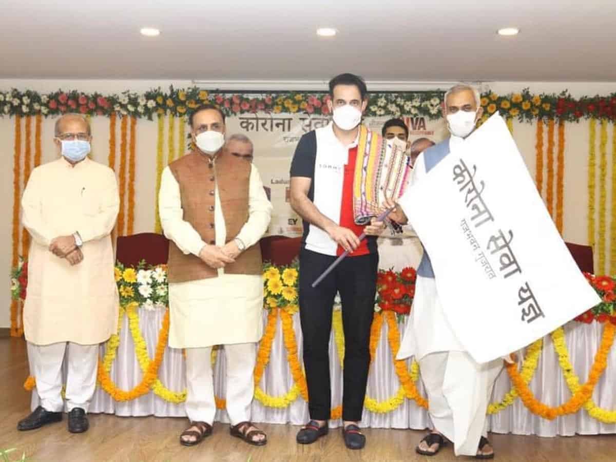 Gujarat honours Irfan Pathan for helping COVID victims