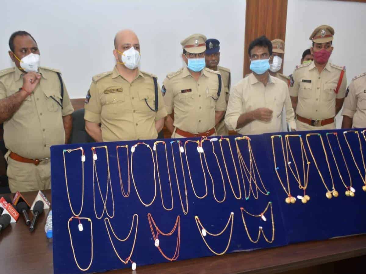 Duo involved in 19 chain snatchings arrested in Andhra