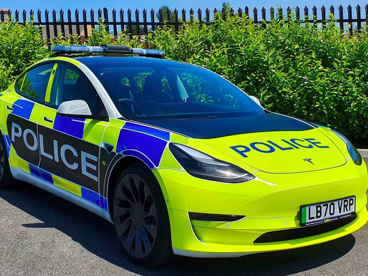 Tesla built its own Model 3-based police car in UK