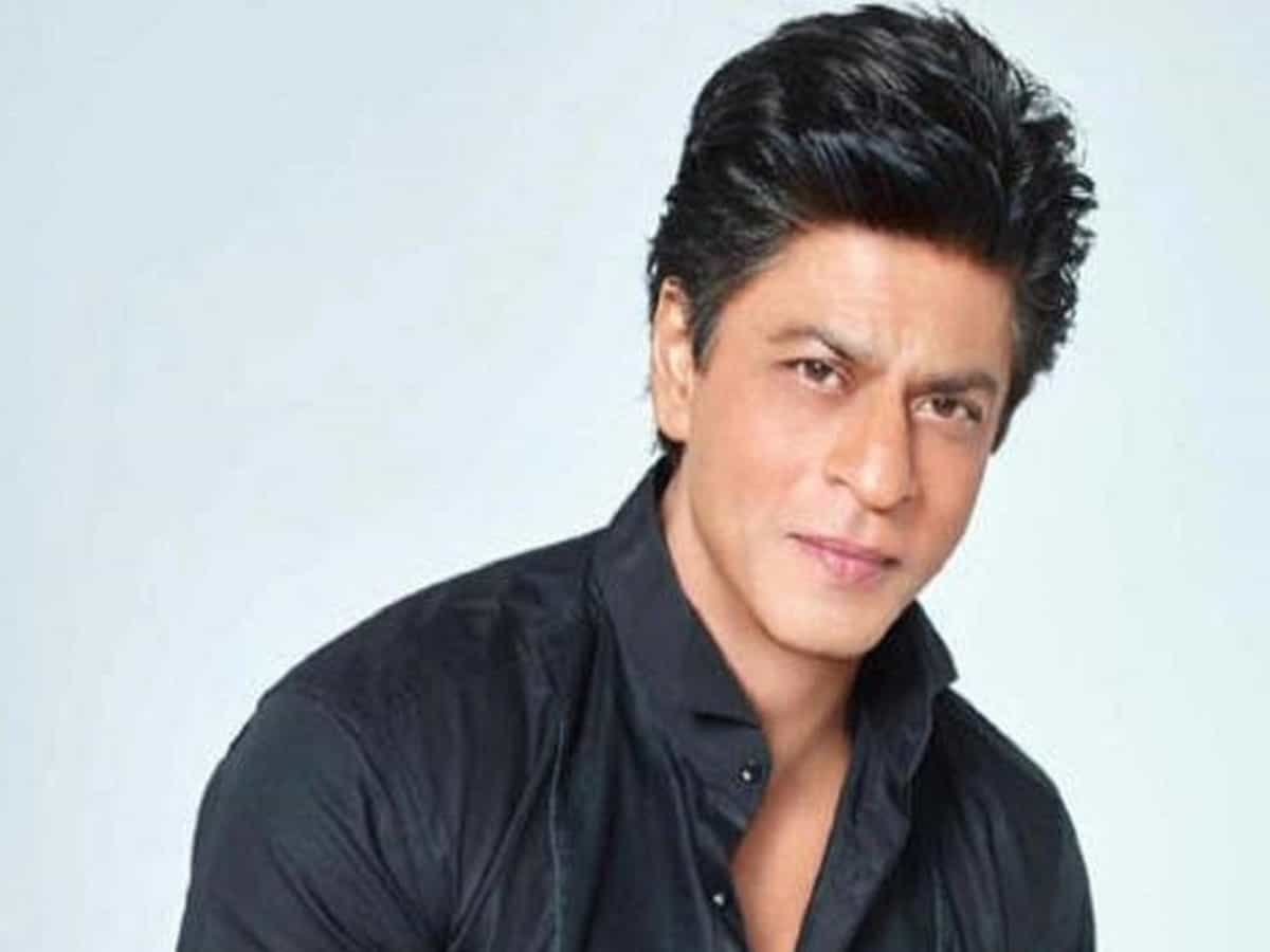 Shah Rukh Khan thanks fans on completing 3 decades in Bollywood