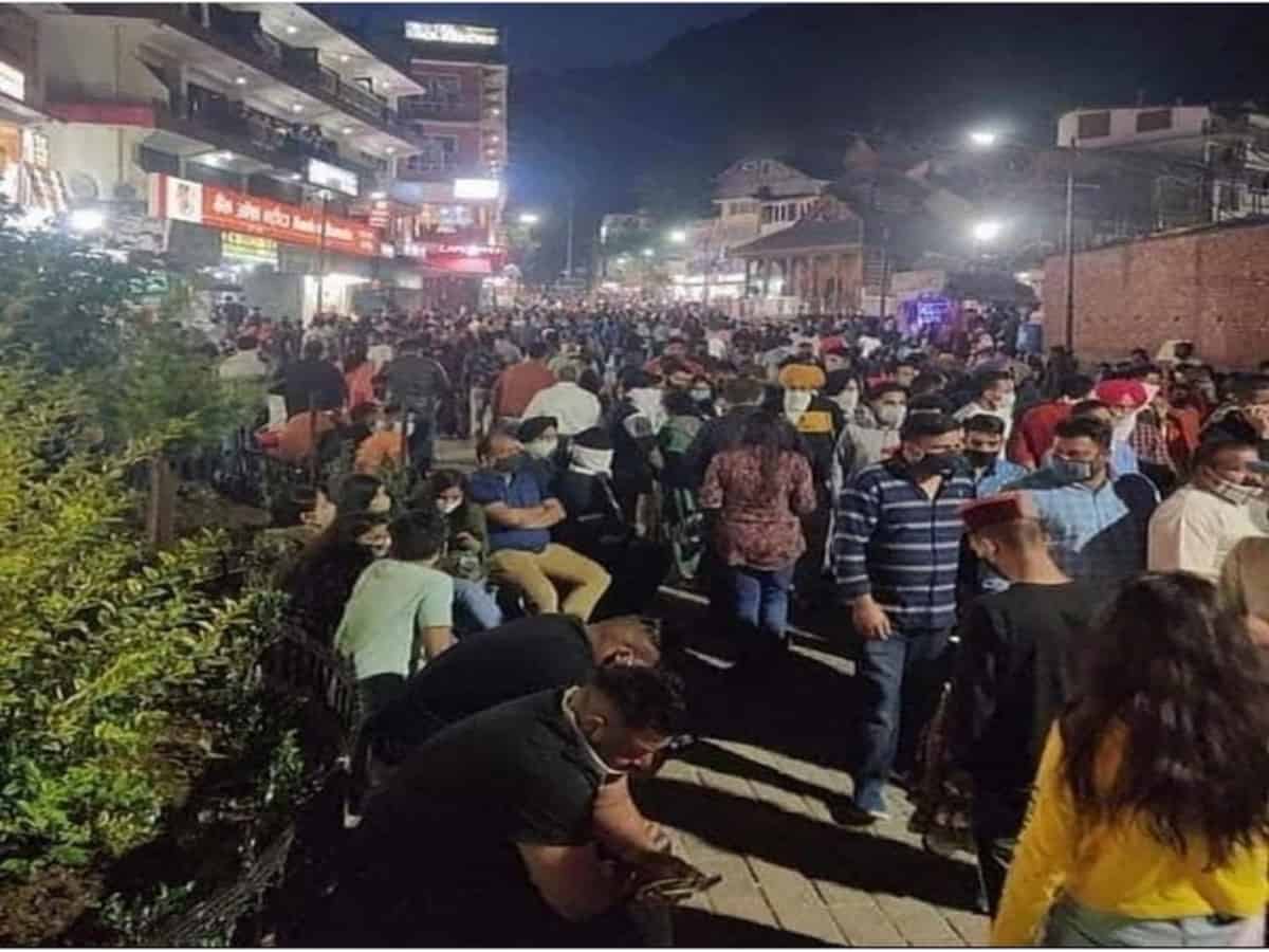 #3rdWave trends on Twitter as photos of tourist crowd in Manali go viral