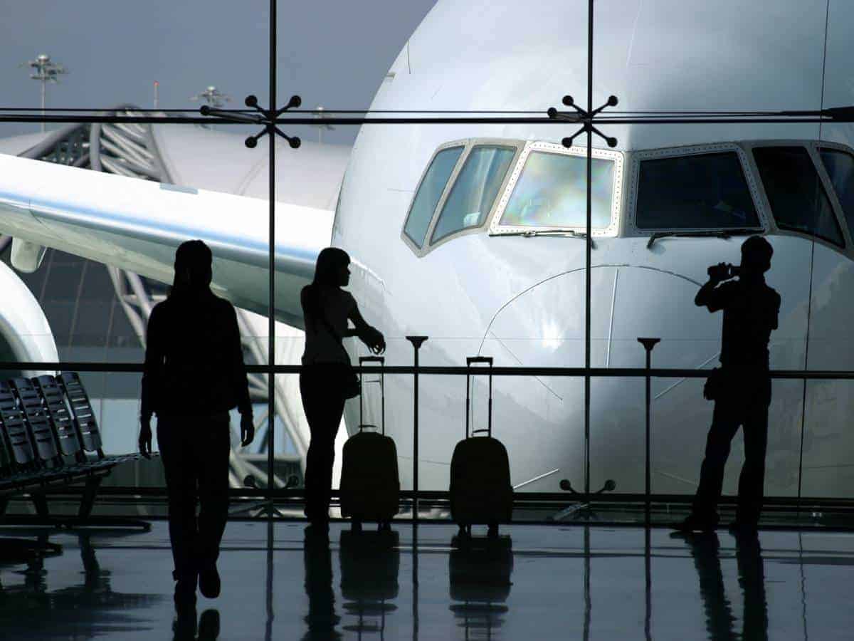 Saudi Arabia forbids unvaccinated citizens from international travel