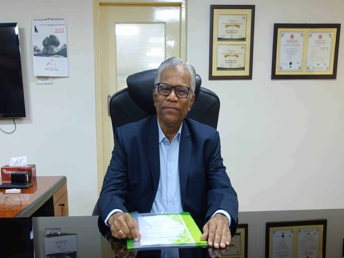Professor Basuthkar Jagadeeshwar Rao takes charge as VC of UoH