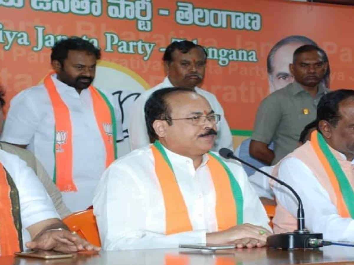 Ex-minister, leader from Huzurabad quits BJP; to join TRS