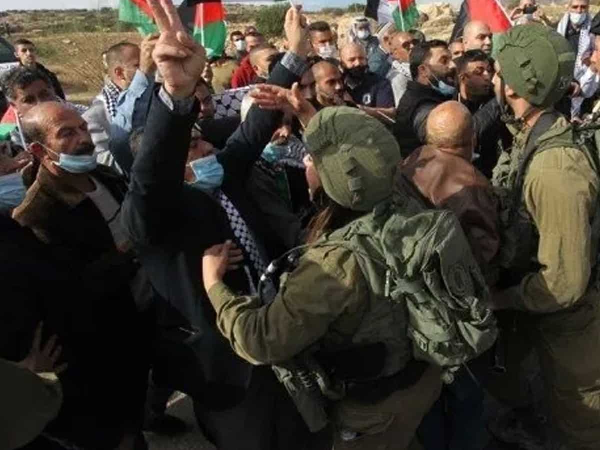 Jewish settlers agree to leave West Bank outpost
