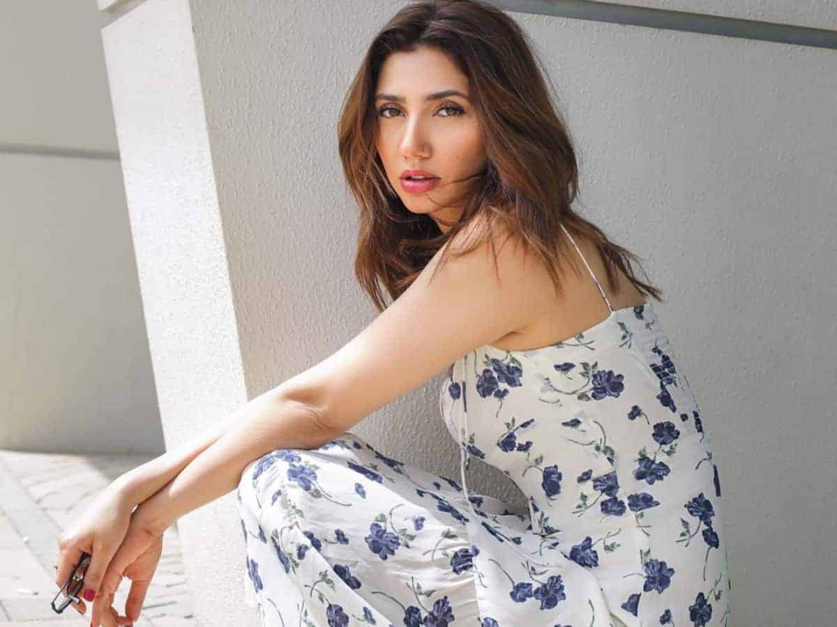 'Siri, call my husband', says Mahira Khan in viral video; Is she secretly married again?