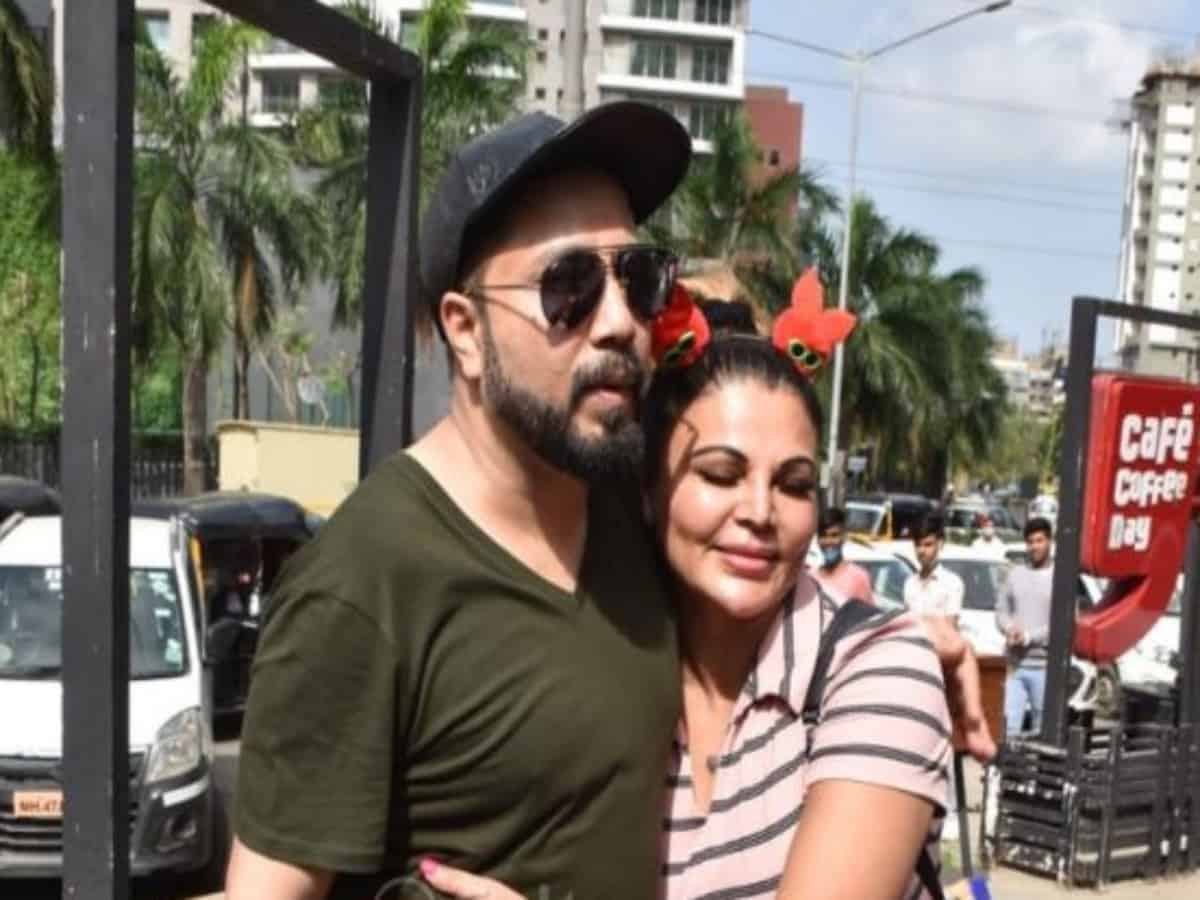 Rakhi Sawant's mother cursed her to die once; reason is Mika Singh