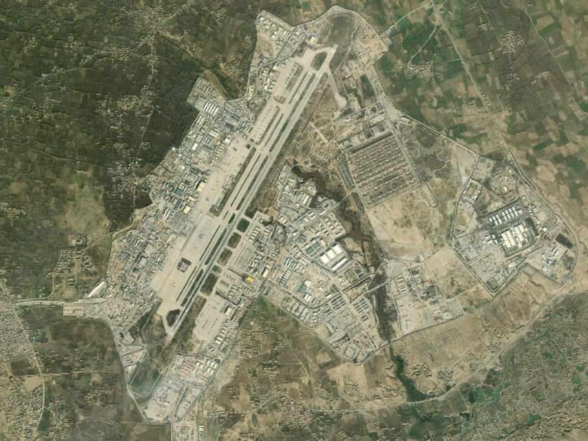 Afghan forces surrender Bagram air base to Taliban
