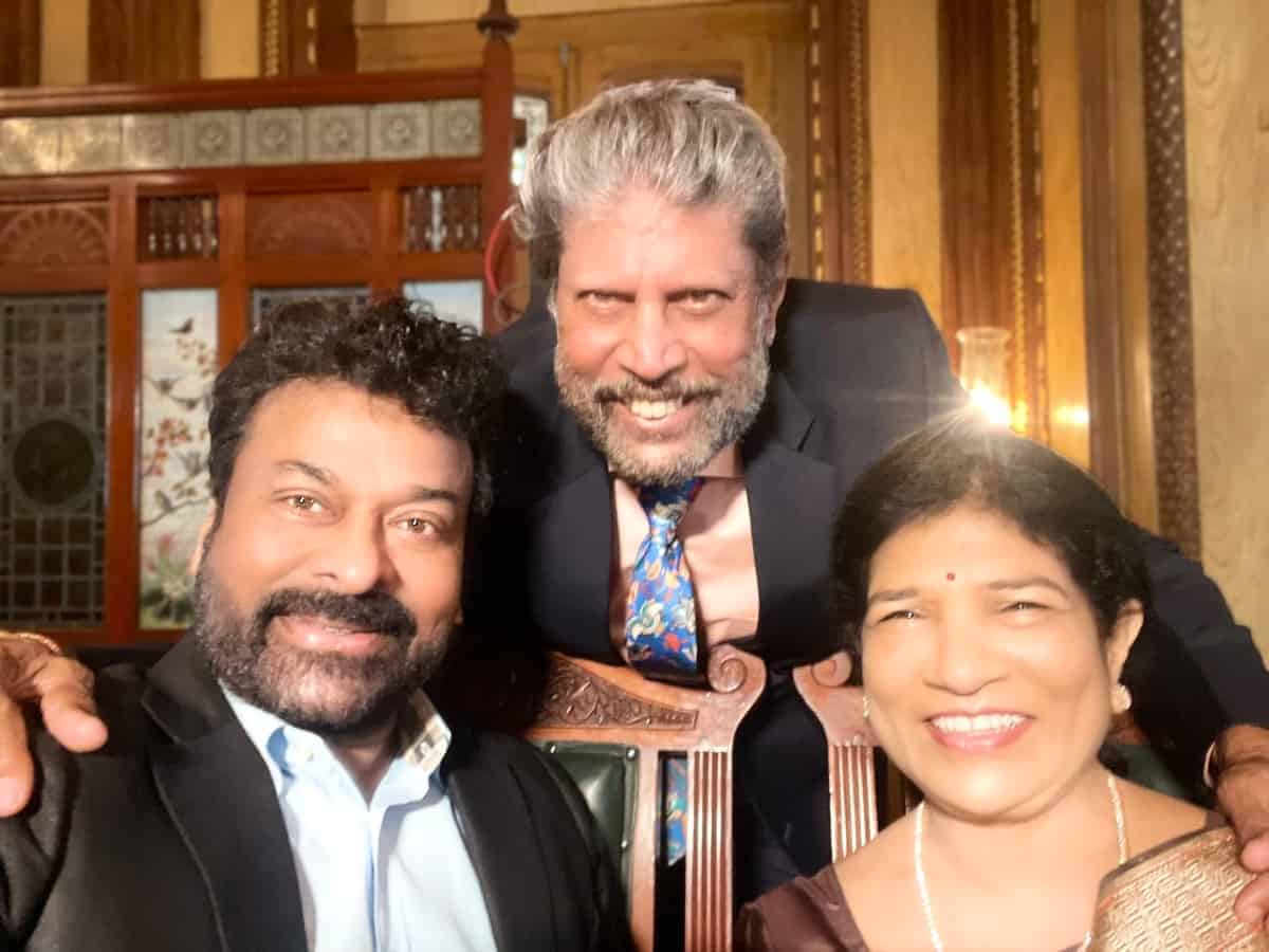 Chiranjeevi meets 'old friend' Kapil Dev in Hyderabad (photos)