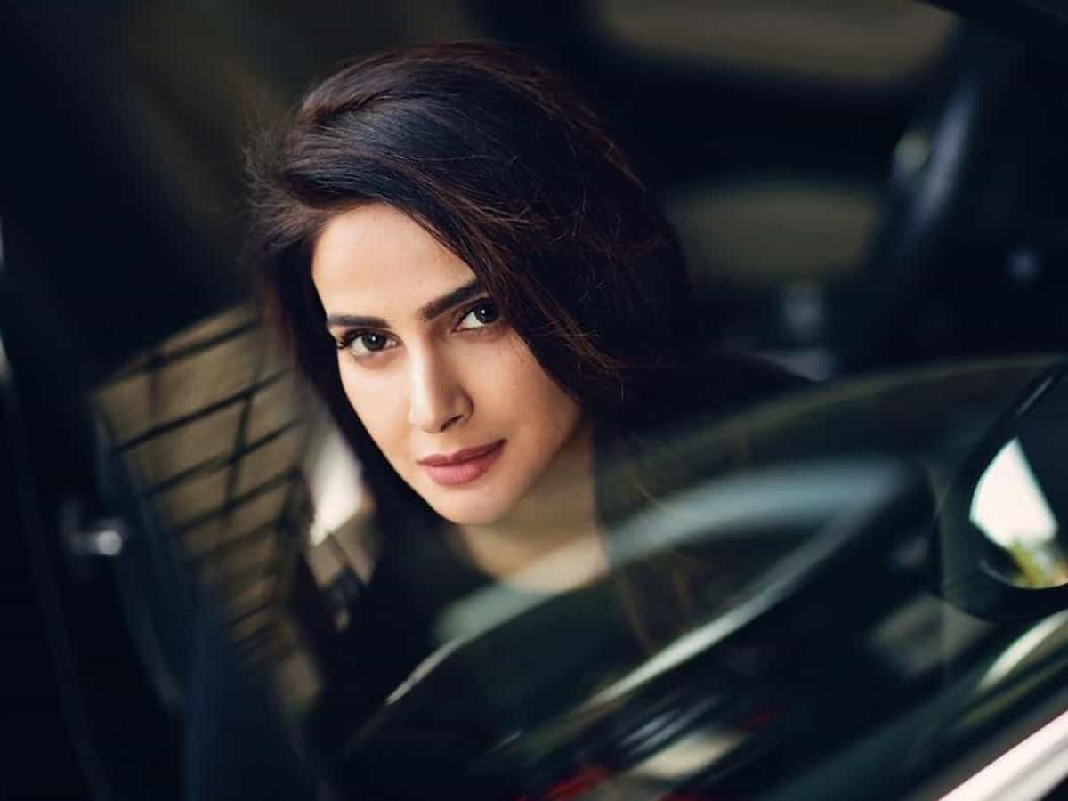 Arrest warrant against Saba Qamar for shooting in mosque