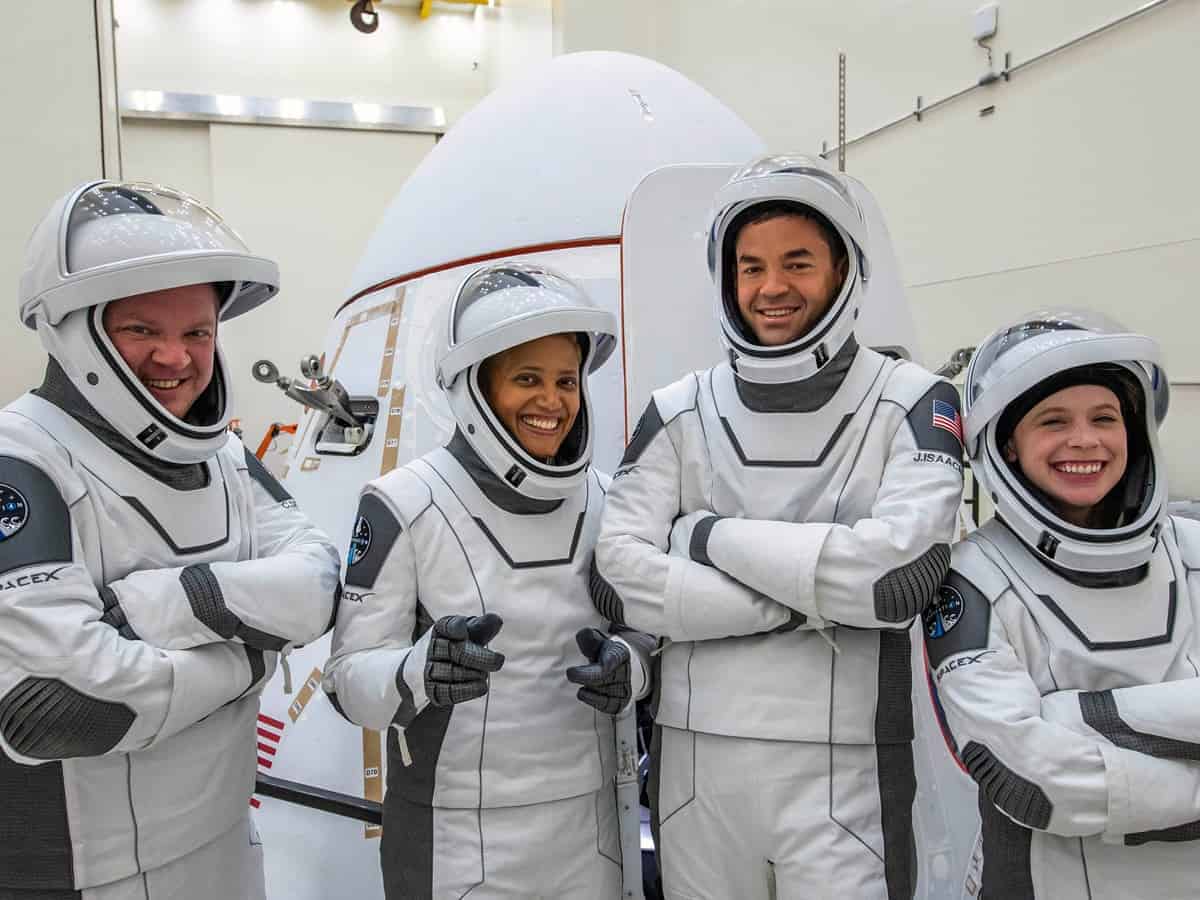 Trailblazing tourist trip to orbit ends with splashdown