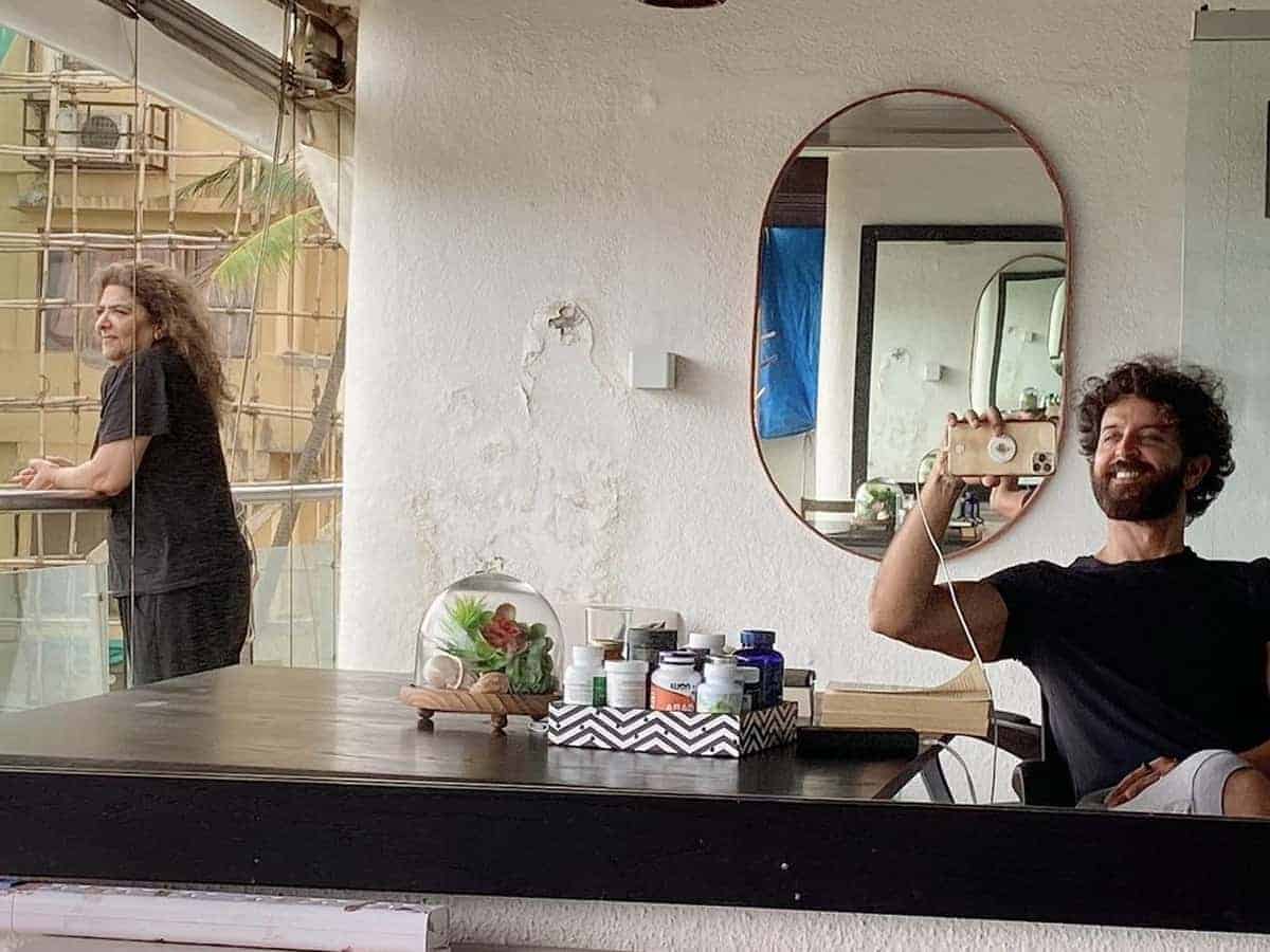 Hrithik Roshan reveals he is living in rented house after fans spot damp wall in his snap