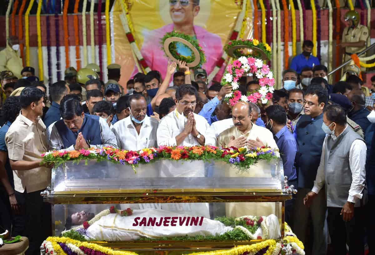 Kannada film industry bids tearful adieu to superstar Puneeth Rajkumar