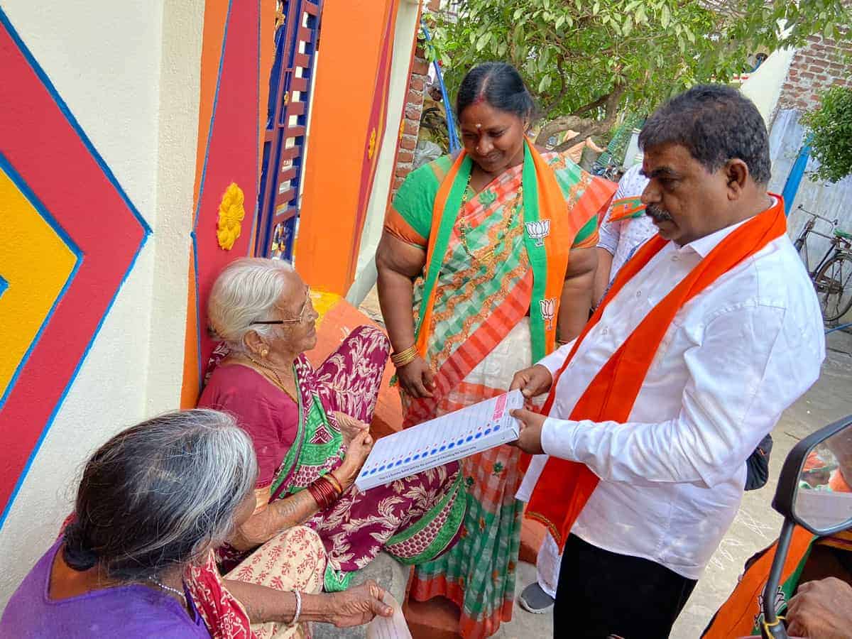 Huzurabad witnesses intense canvassing on last day