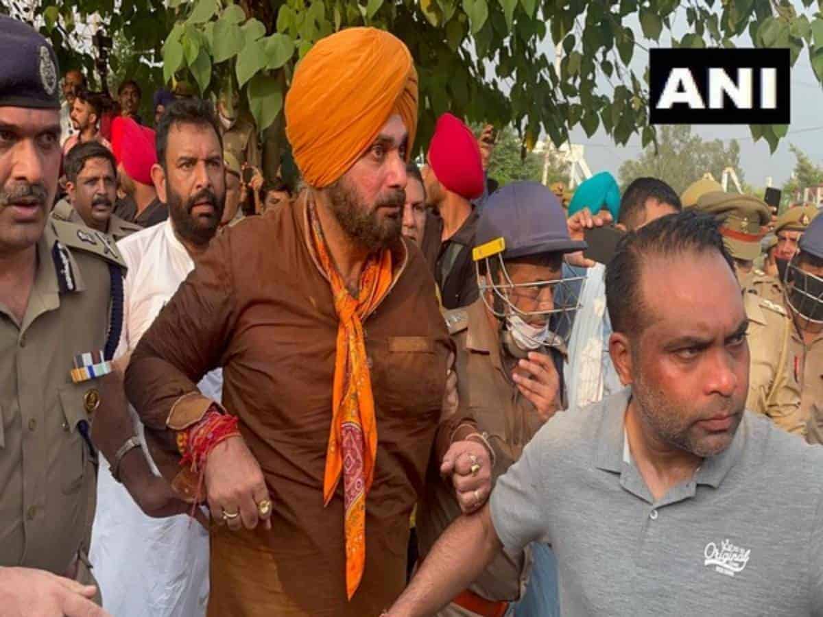 Navjot Singh Sidhu en route to Lakhimpur Kheri detained at Haryana-UP border