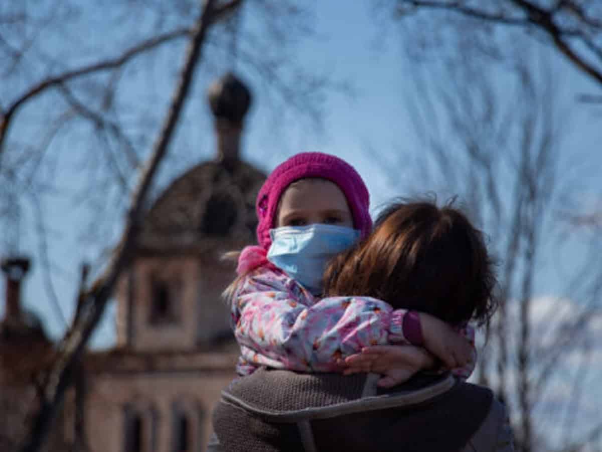 Russia's daily COVID-19 deaths top 1,000 for first time