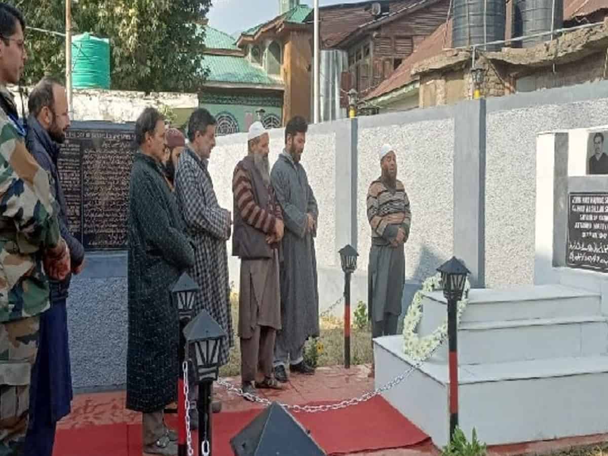 Indian Army pays tributes to Janab Maqbool Sherwani on his 75th death anniversary