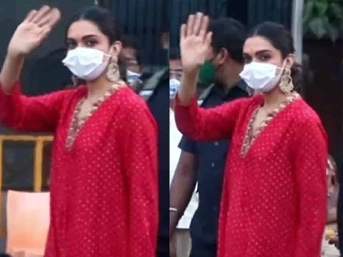 Deepika visits Siddhivinayak Temple to seek blessings for '83'