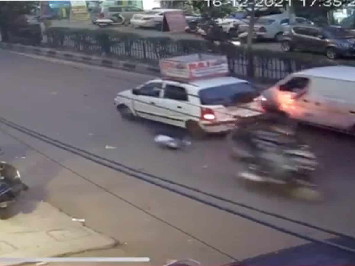 Scooty-borne snatchers drag Delhi woman for 100 metres