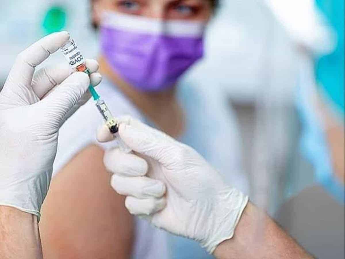 UAE urges all over 18 to take COVID booster shot