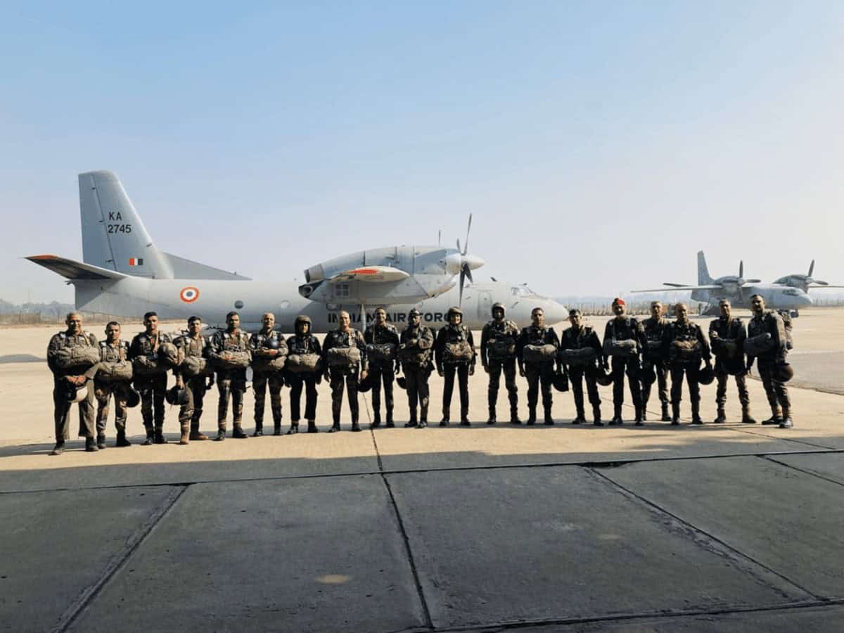 1971 victory celebrations: Indian Army conducts airdrop in Agra