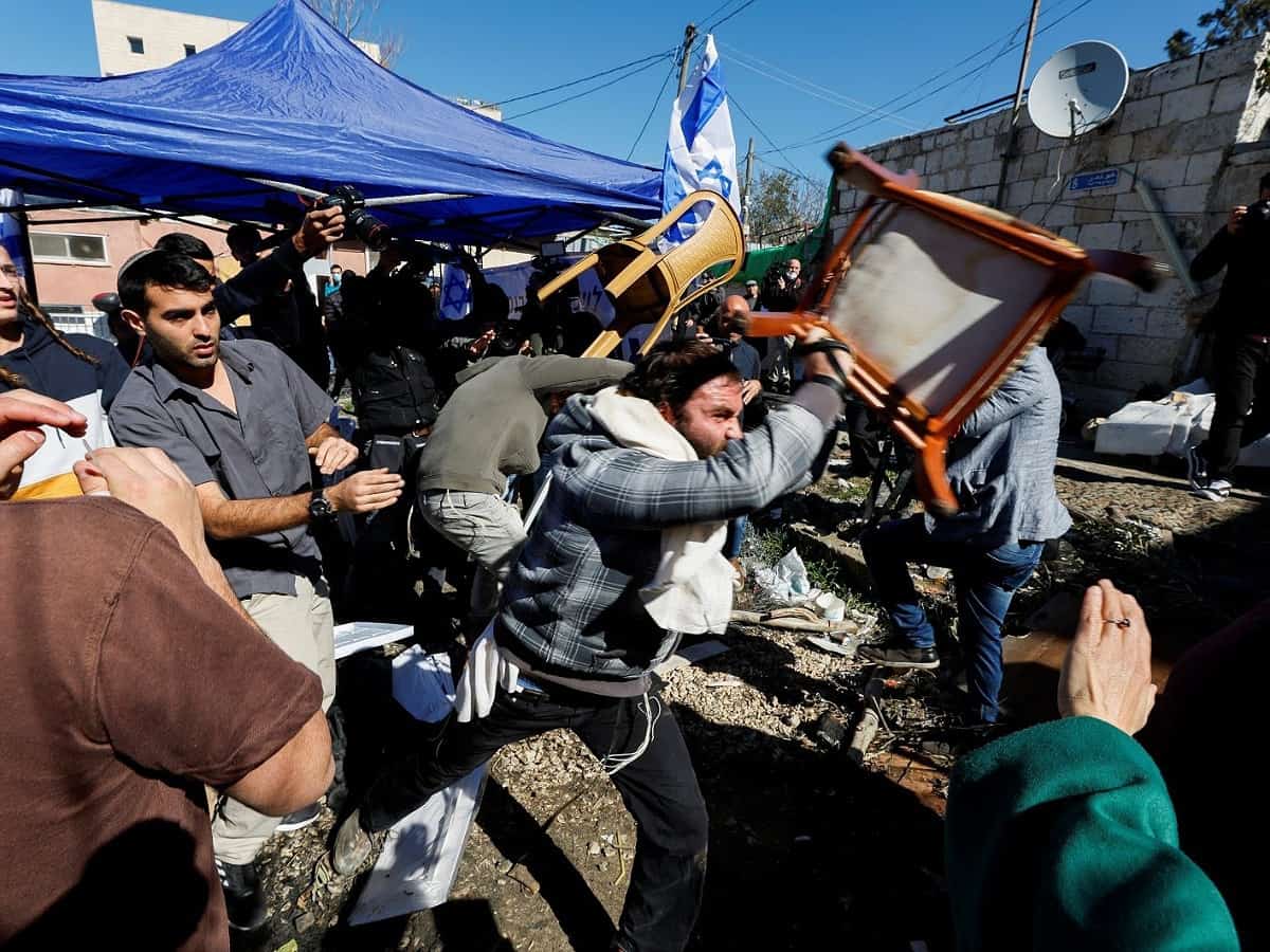 Clashes erupt between Palestinians, Jewish settlers in Jerusalem