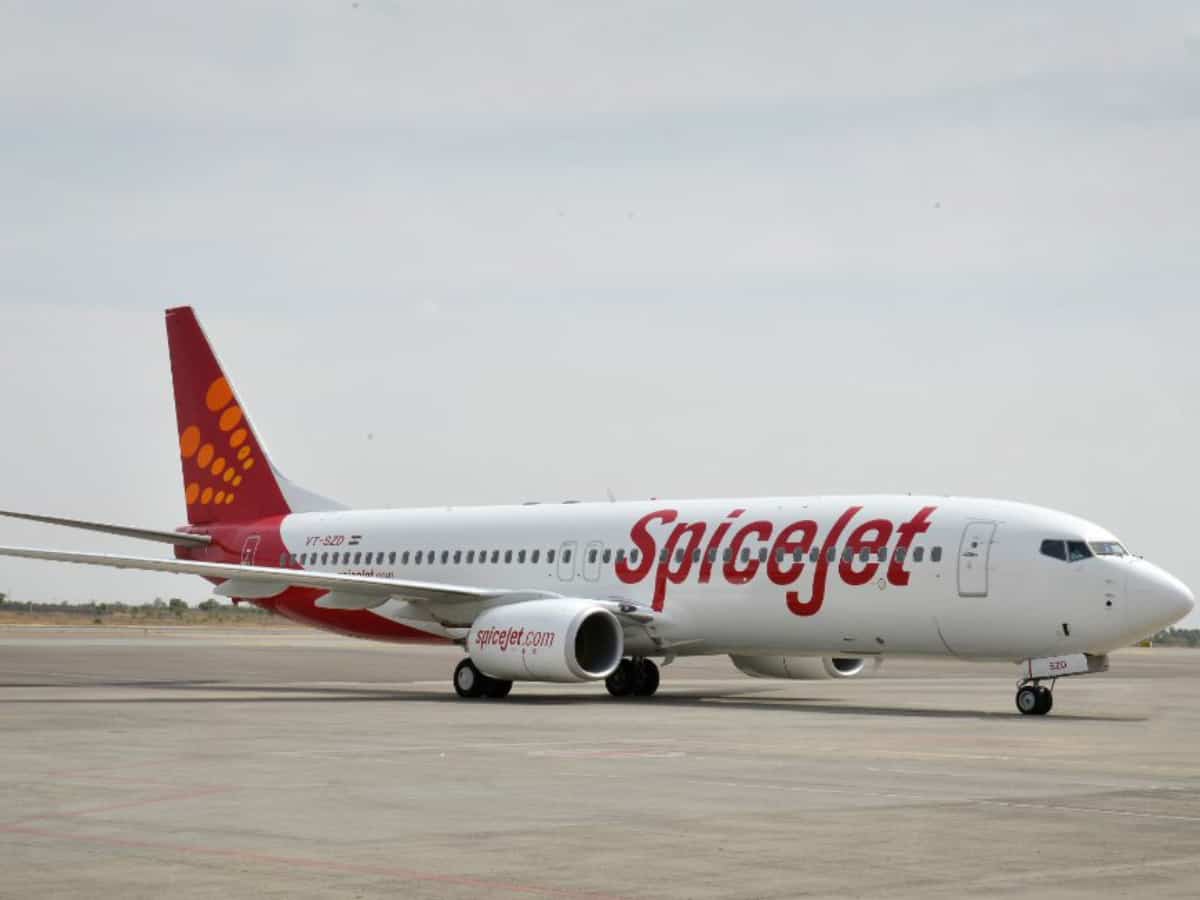 VIPs, passengers stranded at Hyderabad airport as SpiceJet flight faces 6-hr delay